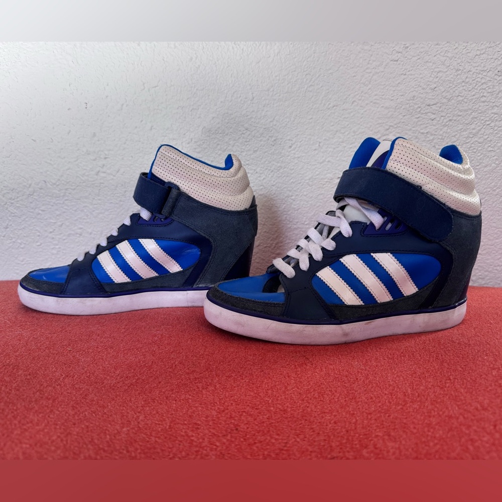 Women’s 90’s Vintage Adidas wedge sneakers